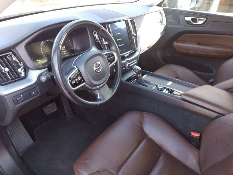 VOLVO - XC60 - 2018/2018 - Azul - R$ 150.000,00