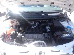 VOLKSWAGEN - SAVEIRO - 2017/2017 - Branca - R$ 55.500,00