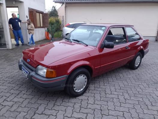 FORD - ESCORT - 1994/1995 - Grená - R$ 27.900,00