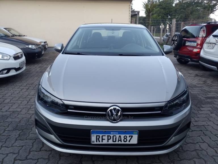 VOLKSWAGEN - VIRTUS - 2020/2021 - Dourada - R$ 76.000,00