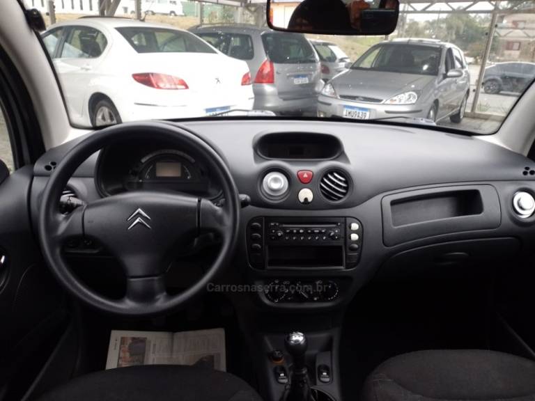 CITROËN - C3 - 2005/2006 - Prata - R$ 21.900,00