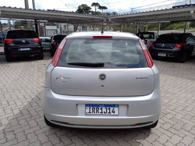 FIAT - PUNTO - 2011/2011 - Prata - R$ 36.900,00