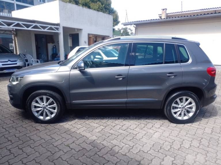 VOLKSWAGEN - TIGUAN - 2011/2012 - Cinza - R$ 66.500,00