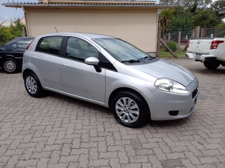 FIAT - PUNTO - 2011/2011 - Prata - R$ 36.900,00