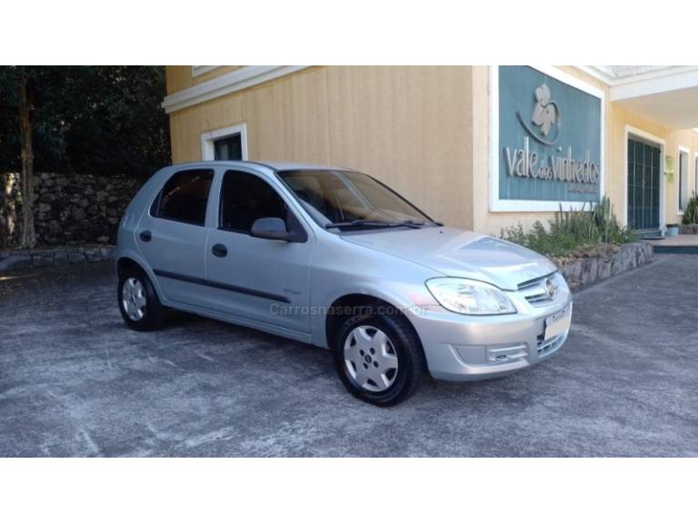 CHEVROLET - CELTA - 2011/2011 - Prata - R$ 34.500,00