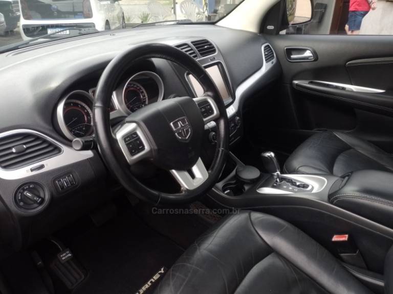 DODGE - JOURNEY - 2014/2015 - Preta - R$ 68.500,00