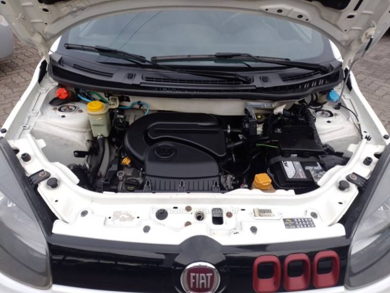 FIAT - UNO - 2015/2015 - Branca - R$ 45.500,00