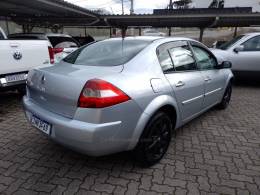 RENAULT - MÉGANE - 2006/2007 - Prata - R$ 28.000,00