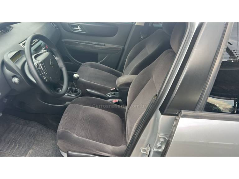 CITROËN - C4 - 2011/2011 - Prata - R$ 31.500,00