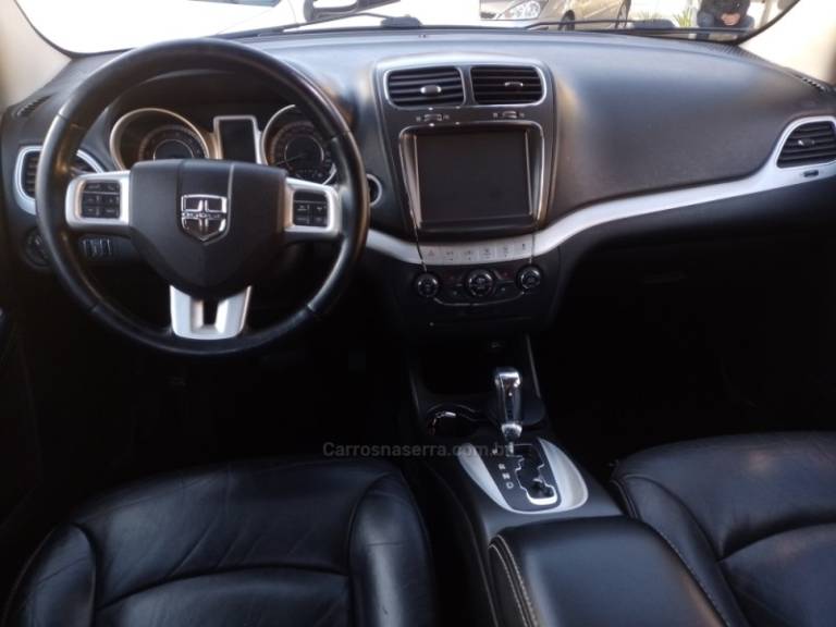 DODGE - JOURNEY - 2014/2015 - Preta - R$ 68.500,00
