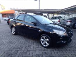 FORD - FOCUS - 2010/2011 - Preta - R$ 38.800,00