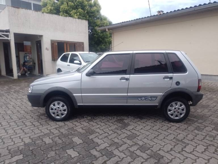 FIAT - UNO - 2008/2009 - Prata - R$ 27.900,00