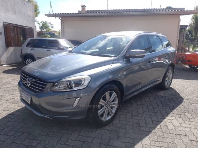 VOLVO - XC60 - 2016/2017 - Cinza - R$ 110.000,00