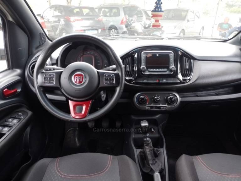 FIAT - UNO - 2015/2015 - Branca - R$ 45.500,00
