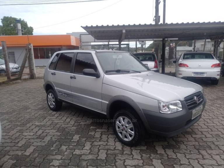 FIAT - UNO - 2008/2009 - Prata - R$ 27.900,00
