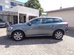 VOLVO - XC60 - 2016/2017 - Cinza - R$ 110.000,00