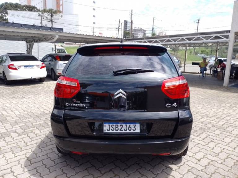 CITROËN - C4 PICASSO - 2008/2009 - Preta - R$ 32.900,00