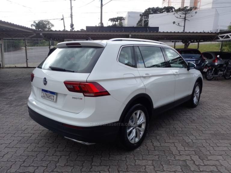VOLKSWAGEN - TIGUAN - 2019/2019 - Branca - R$ 124.500,00