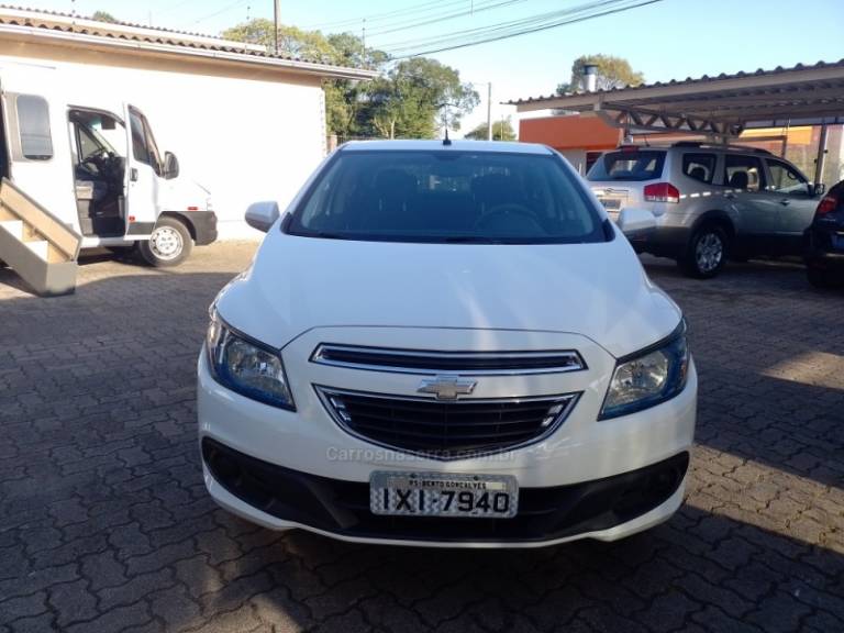 CHEVROLET - PRISMA - 2016/2016 - Branca - R$ 56.900,00