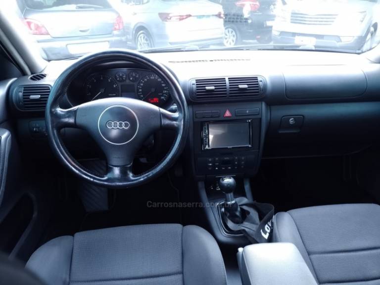 AUDI - A3 - 2005/2006 - Branca - R$ 35.900,00