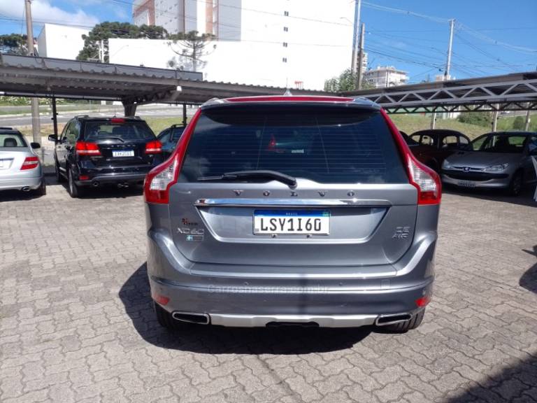 VOLVO - XC60 - 2016/2017 - Cinza - R$ 110.000,00