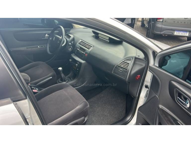 CITROËN - C4 - 2011/2011 - Prata - R$ 31.500,00
